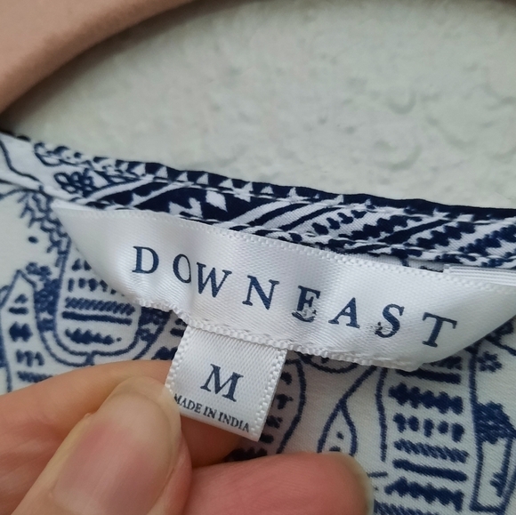 Downeast Blue & White Elephant Blouse M - Picture 4 of 5